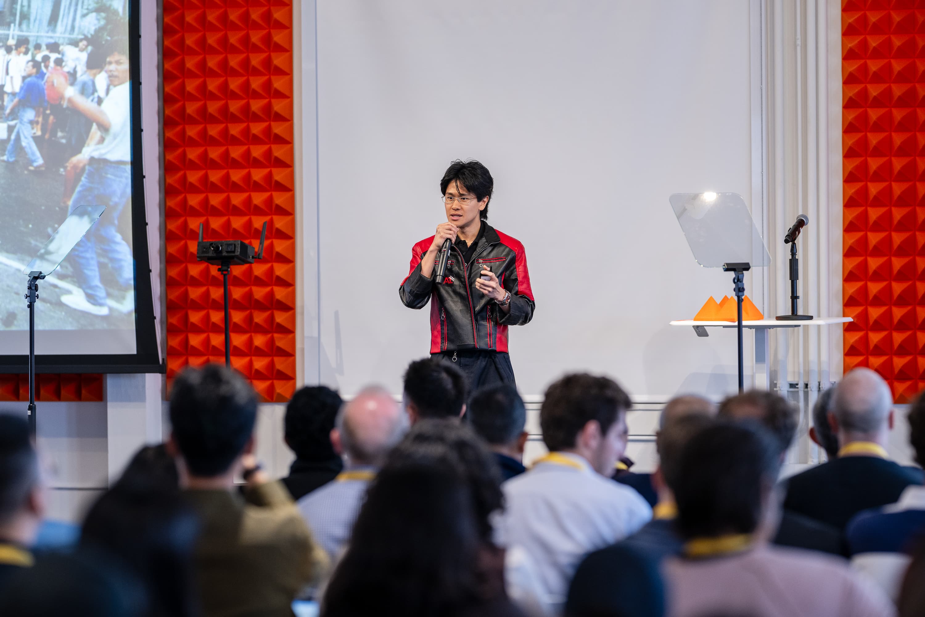 Deo Arlo presenting Arlo Industries at Y Combinator Demo Day